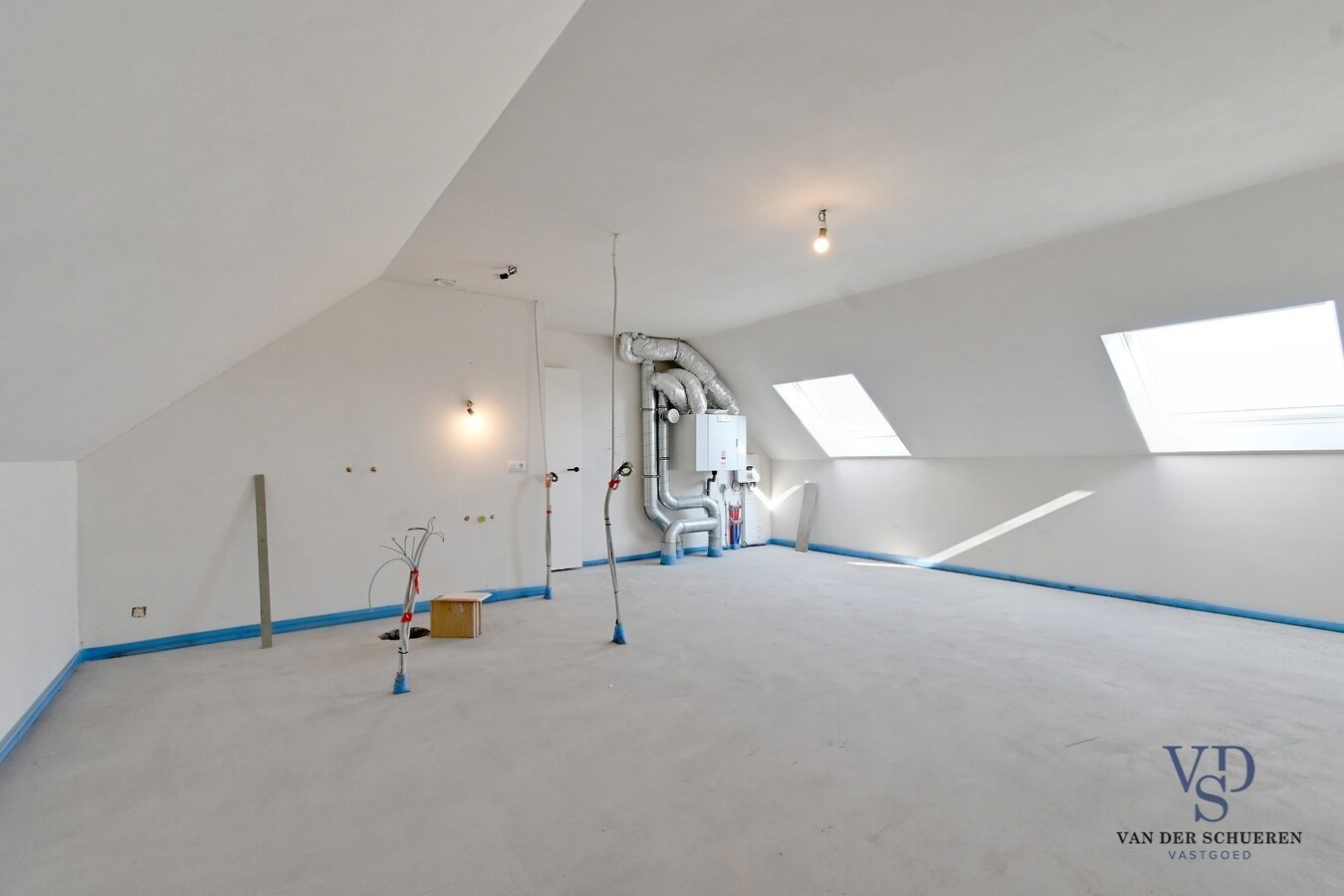 Half open bebouwing met afzonderlijke garage 