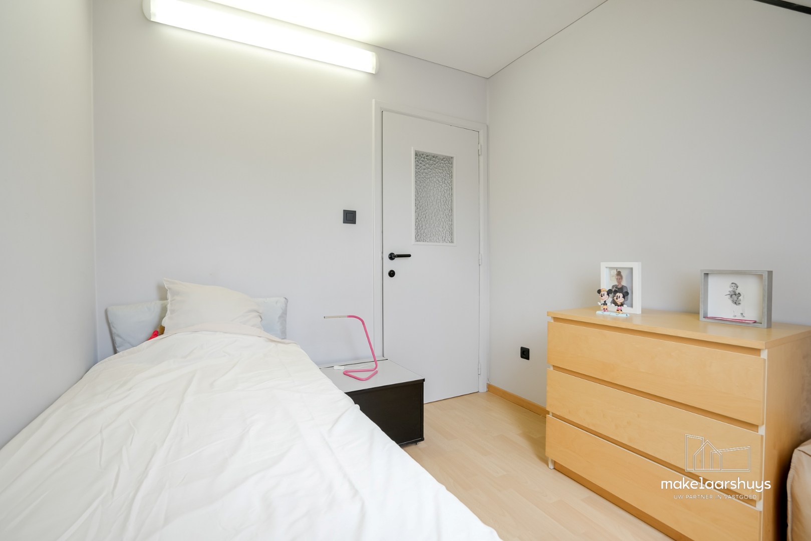 Goed onderhouden bel-etage met lift (regio Planet Group Arena) 