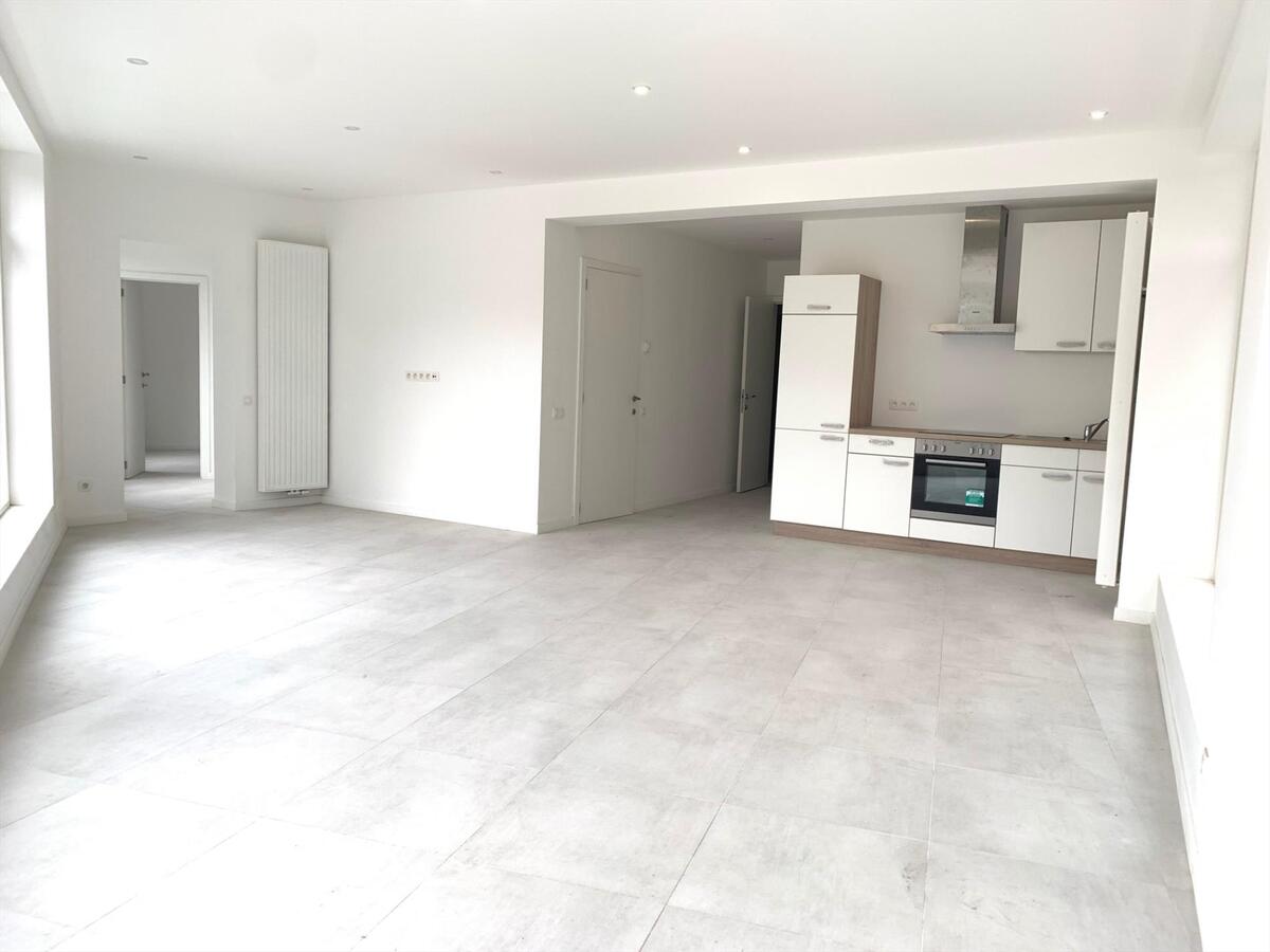 UNIEK GELIJKVLOERS APPARTEMENT IN MAGNIFIEKE WOONRESIDENTIE PAL IN CENTRUM OOSTENDE 