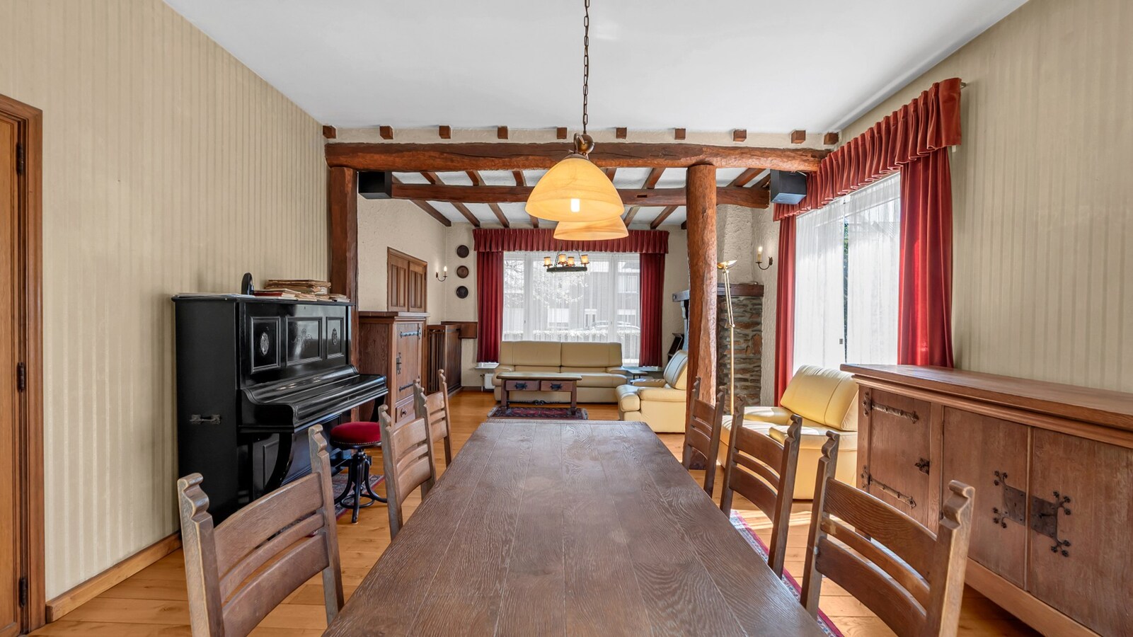 LINDEN ruime villa 4-6 slaapkamers met grote tuin 