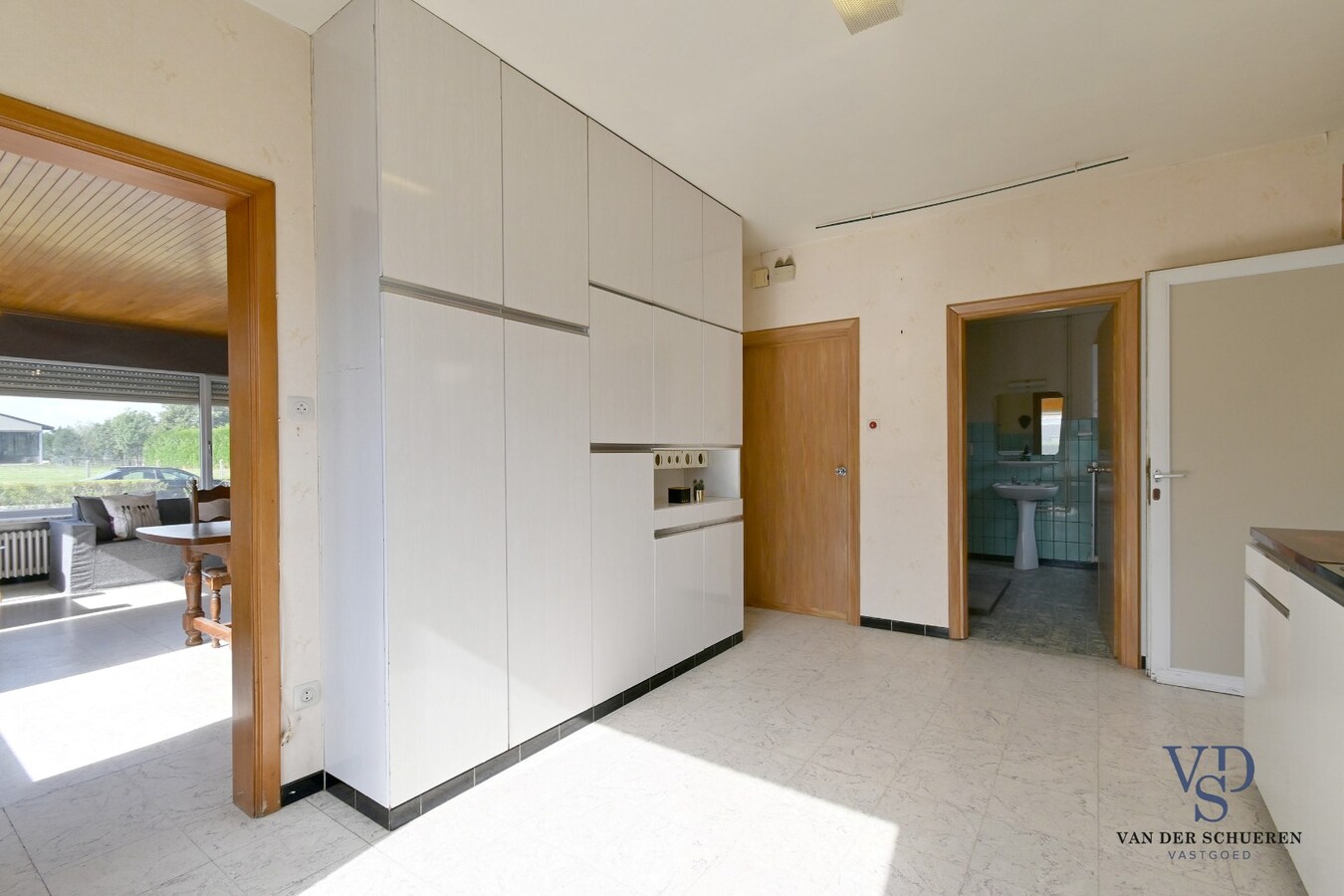 Te renoveren bungalow op een perceel van ca. 2.840 m² 