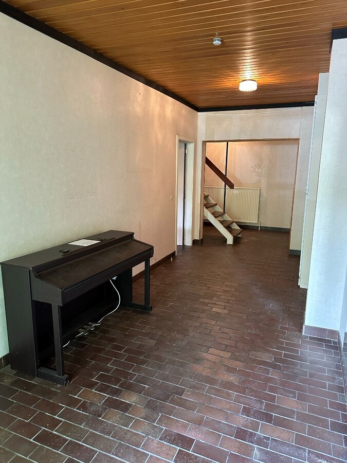 Ruime te renoveren woning met 5 slaapkamers op 1.250 m² 