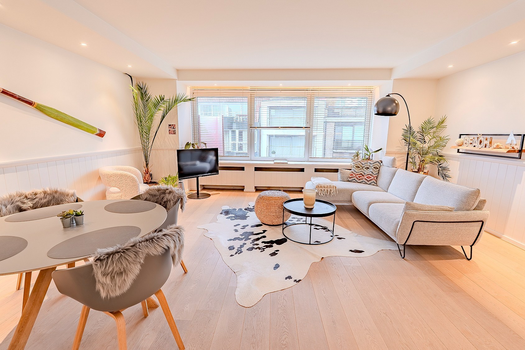 Ruim en volledig instapklaar appartement met 2 slaapkamers op de Lippenslaan 