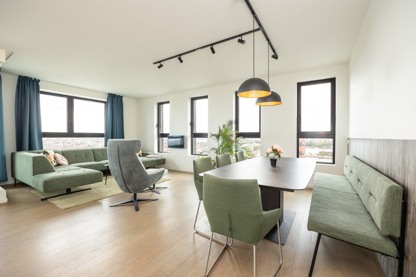 Stijlvol appt. met terras in de 'London Tower' op 't Eilandje! 