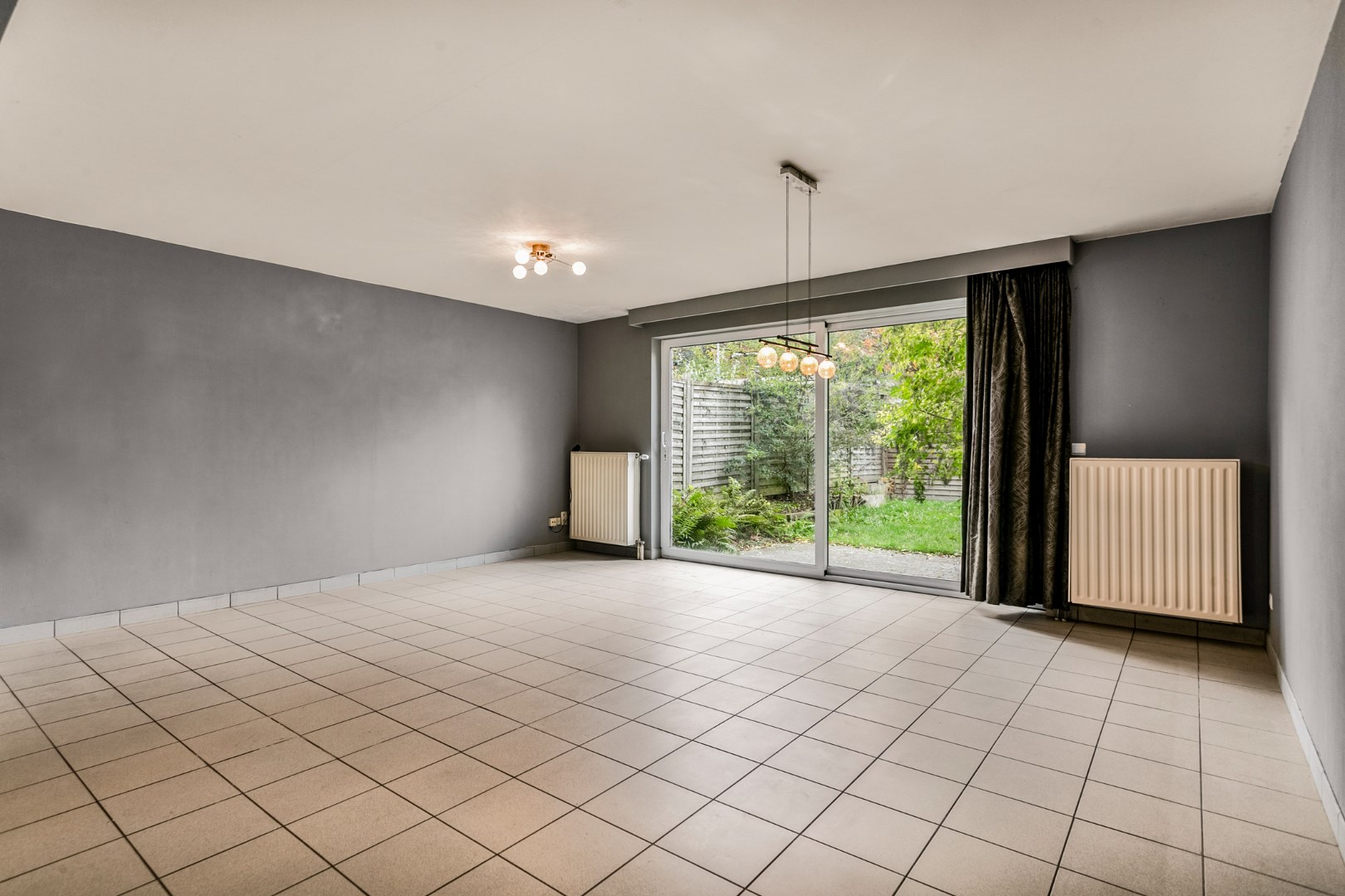 Goed gelegen woning met 3 slaapkamers en parkeerplaats - EPC 204 kWh/m² - bewoonbare oppervlakte 135m² 