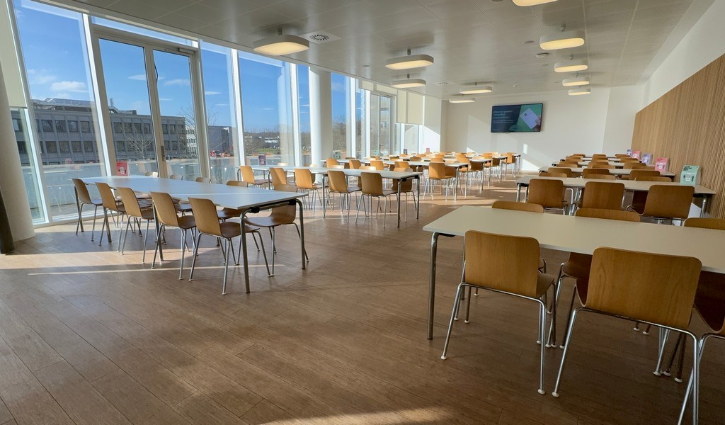 Gemeubelde kantoren met dienstverlening in AA Tower in Gent