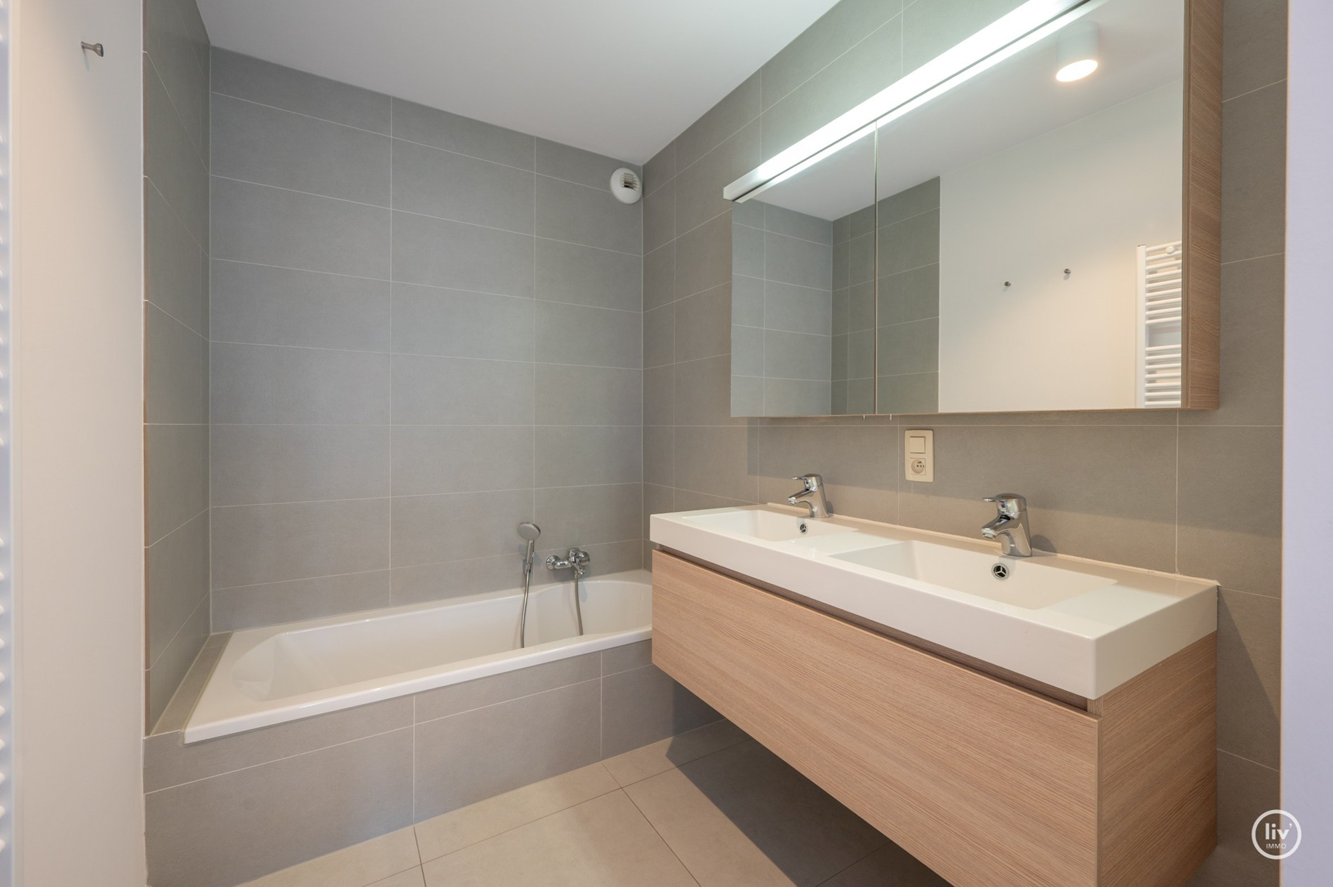 Magnifique appartement avec grande terrasse ensoleillée au centre de Knokke. 