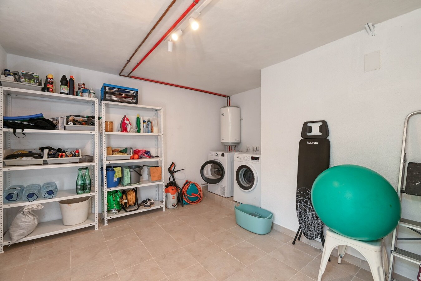 PRACHTIGE BUNGALOW GELEGEN IN HET RUSTIGE MURLA MET PRACHTIG BERGZICHT. 