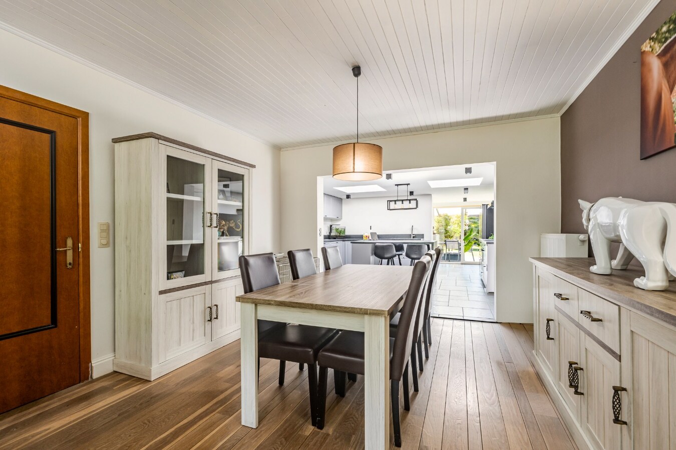 Karaktervolle woning op toplocatie in Zomergem met polyvalente ruimte 