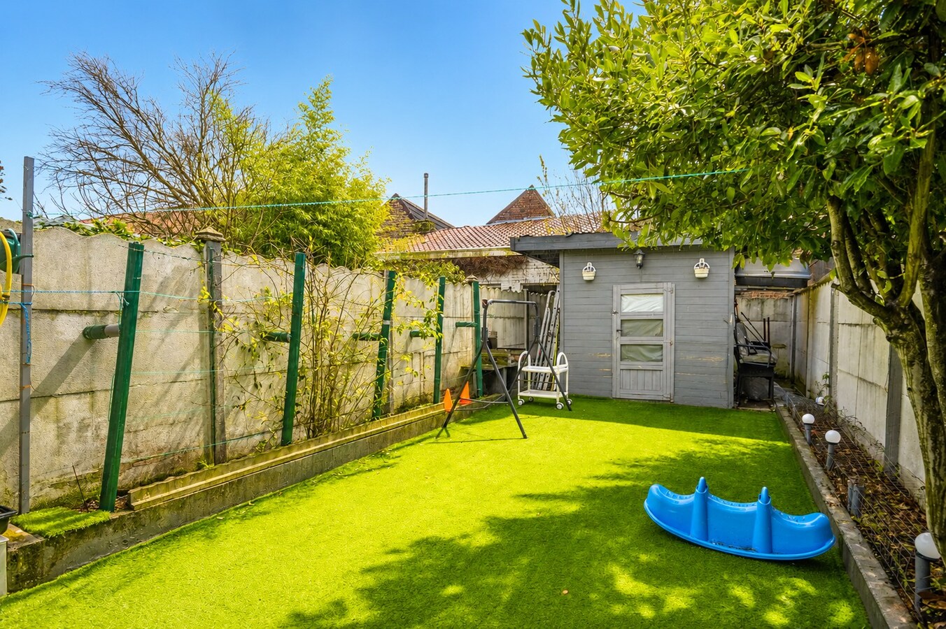 Instapklare woning met 4 slaapkamers en tuin te Kortrijk ! TOPligging 