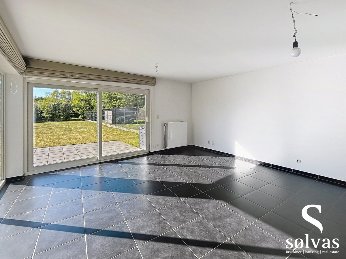 Instapklare ruime halfopen woning met 4 slaapkamers op toplocatie! 