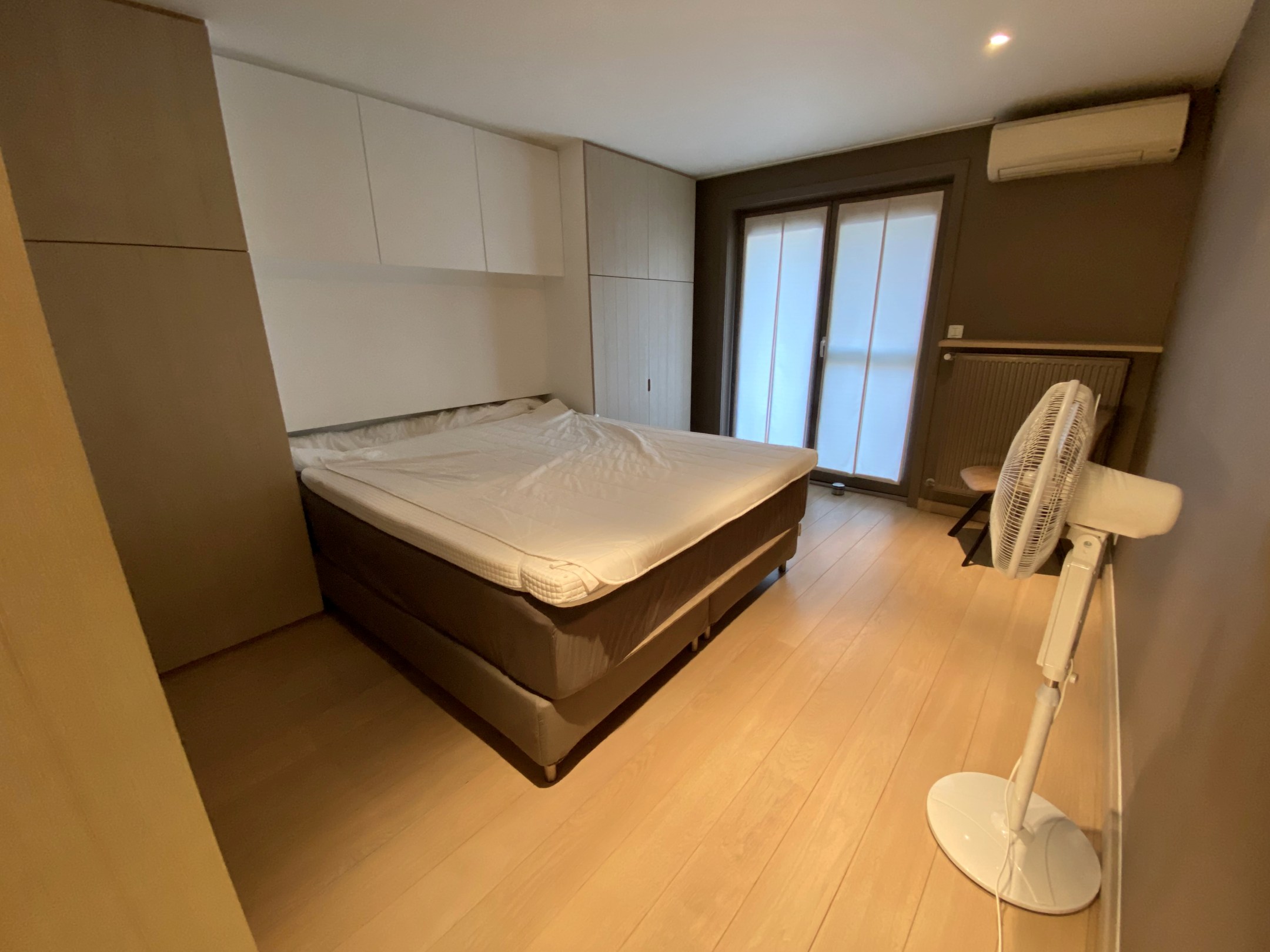 Non-meublé - Appartement spacieux et confortable avec 2 terrasses, idéalement situé sur la Lippenslaan. 