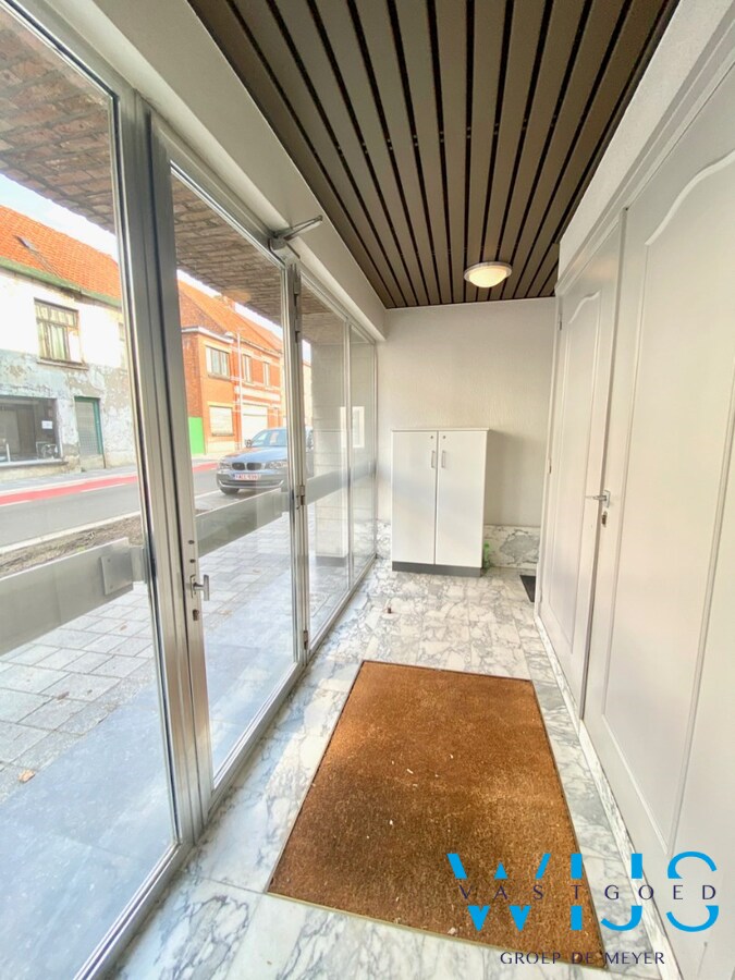 Goed gelegen handelspand te Wachtebeke ! 