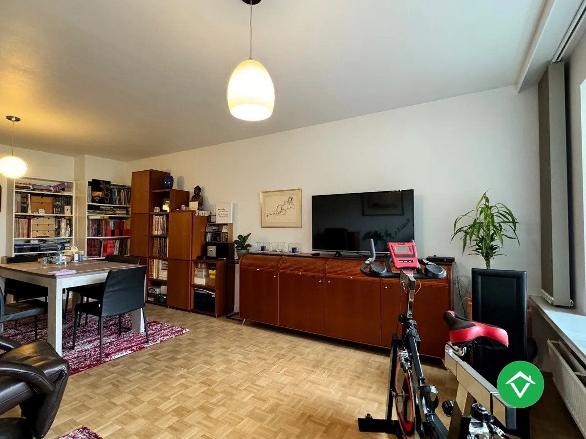 Appartement met 2 slaapkamers en garage Coupure te Gent 