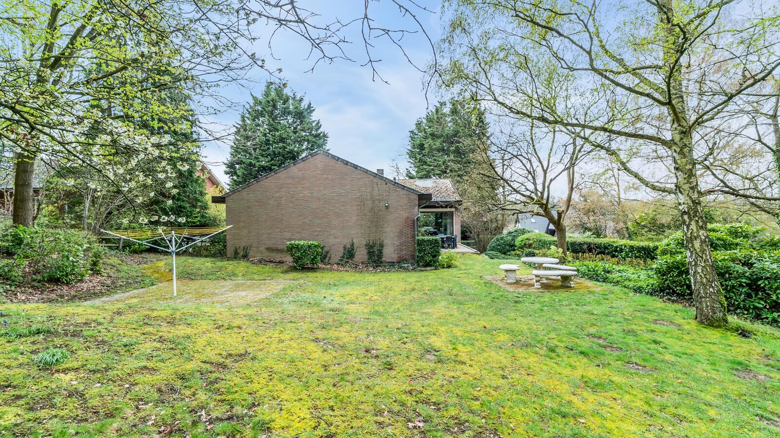 LINDEN - 🌳 villa op +1900 m2 