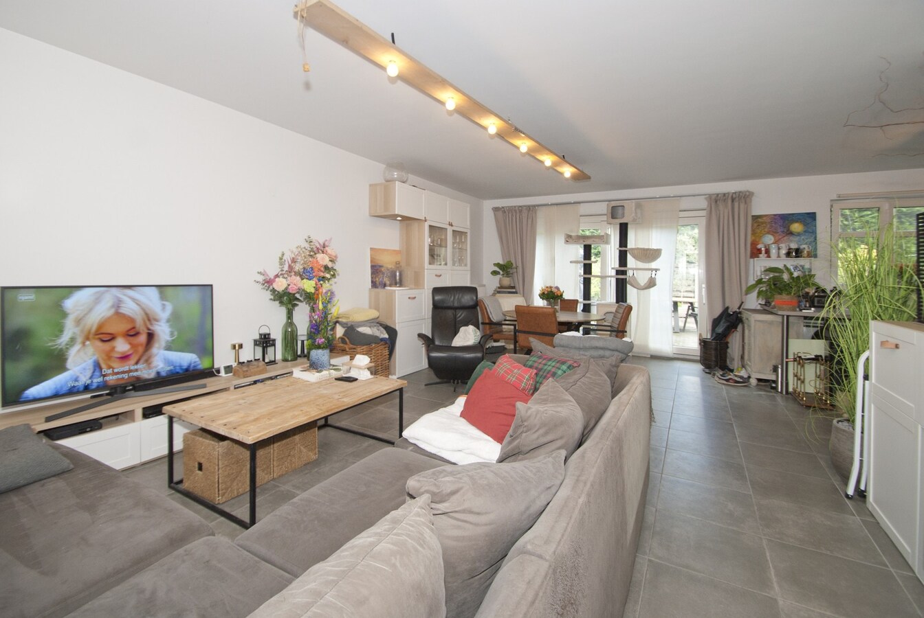 Gelijkvloersappartement met ruim terras - 2 slpks - parking 