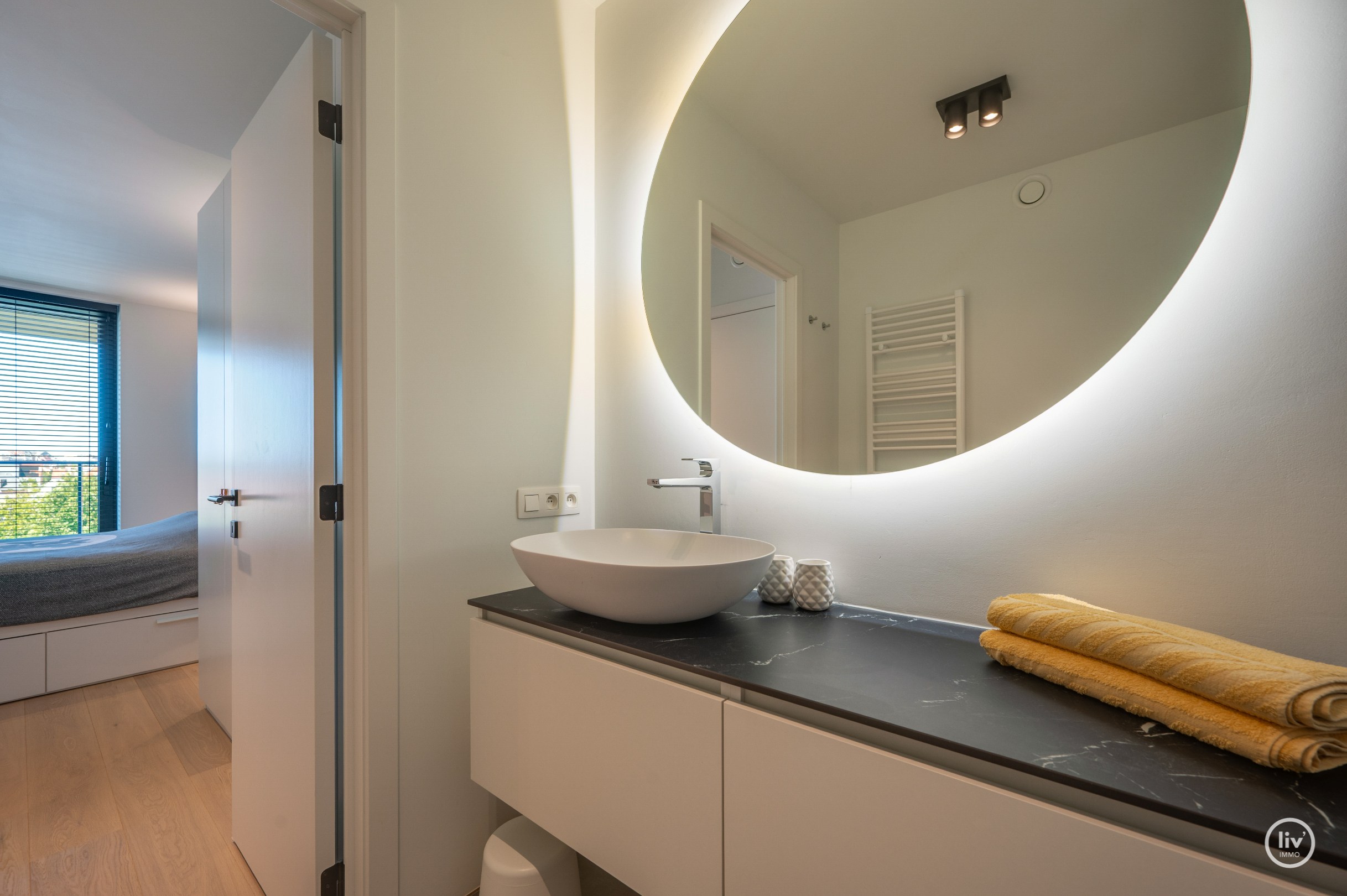 Lichtrijk appartement met groot terras te Res. Lake Garden - Duinenwater 