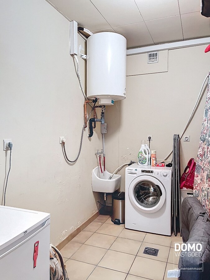 RUIM APPARTEMENT MET 2 SLAAPKAMERS, ZUIDGERICHT TERRAS EN AIRCO 