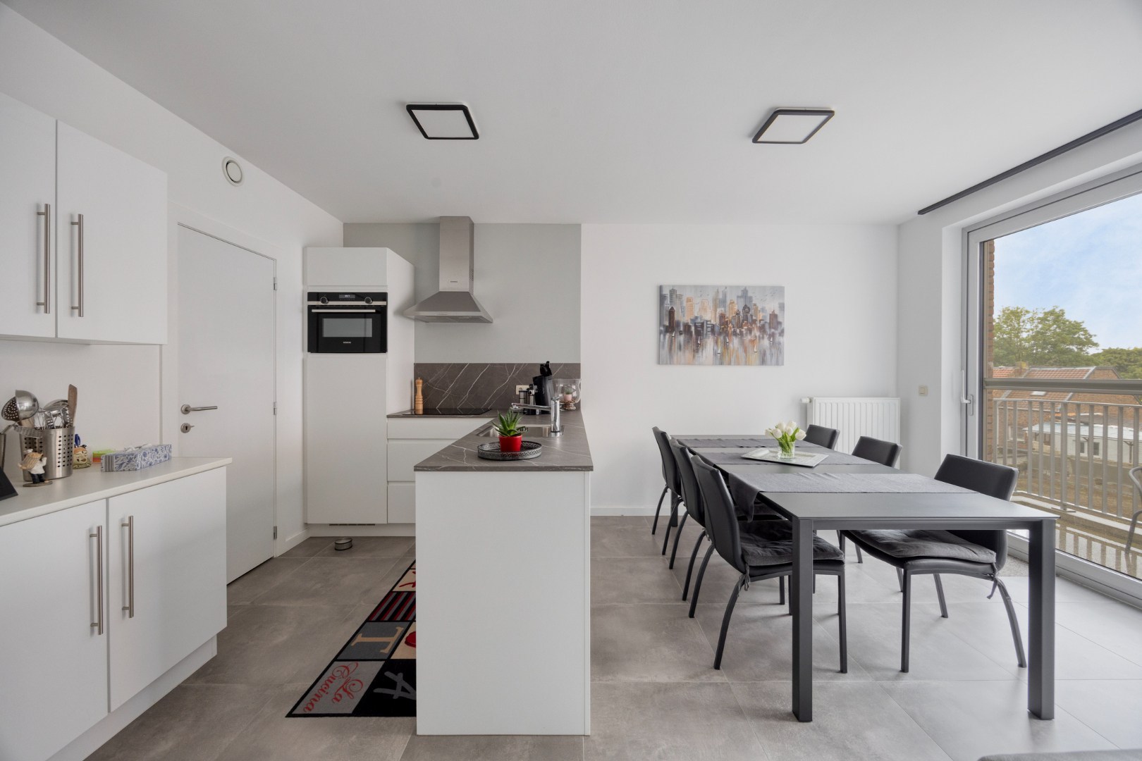 open keuken met eethoek