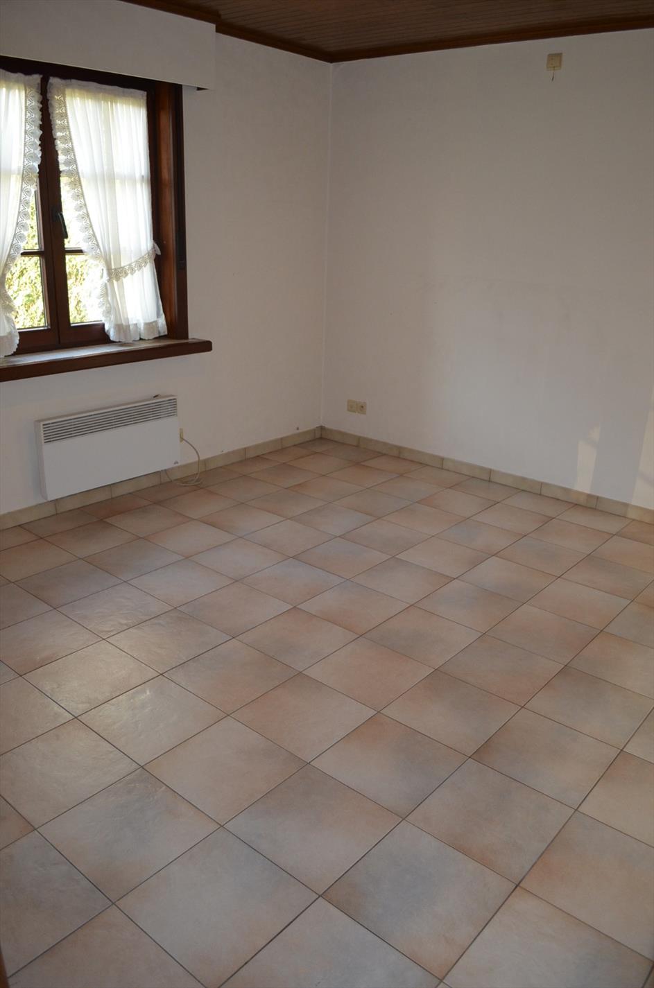 Rustieke woning met 3 slpks en tuin in rustige wijk te Eeklo 