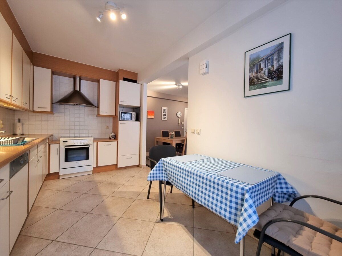 Goed gelegen, ruim  appartement met 3 slaapkamers en zonnige tuin - Heist 