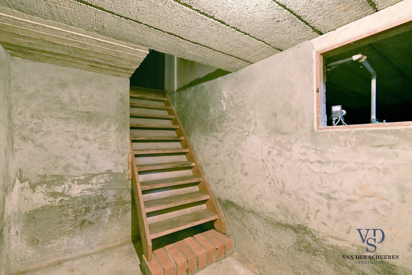 Degelijke eigendom met mogelijkheden 