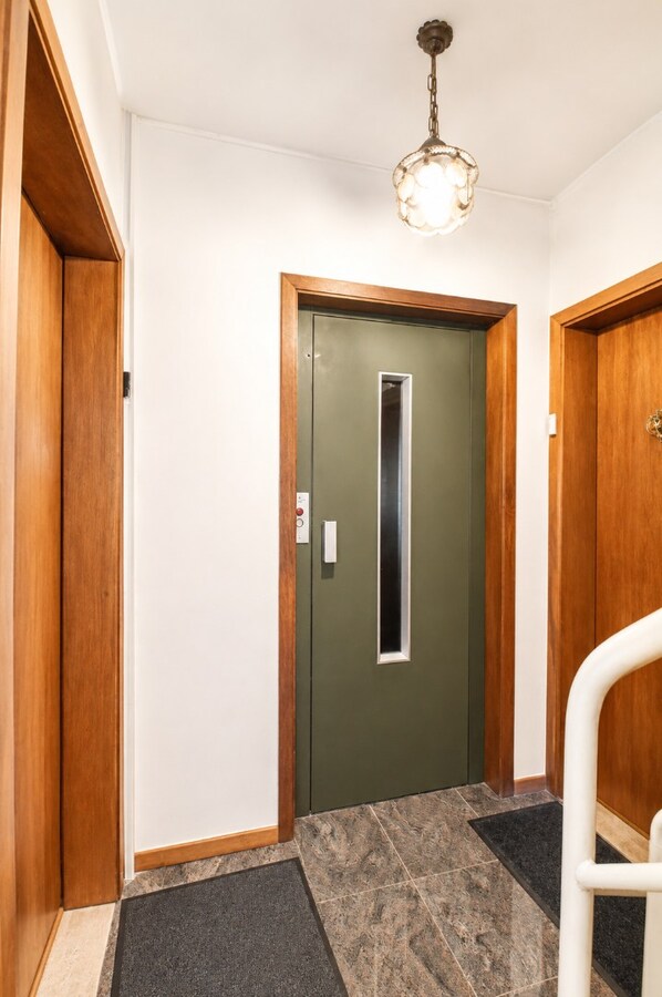 Te koop: Lichtrijk 2-slaapkamerappartement met dubbel terras en EPC-label B in hartje Sint-Niklaas! 