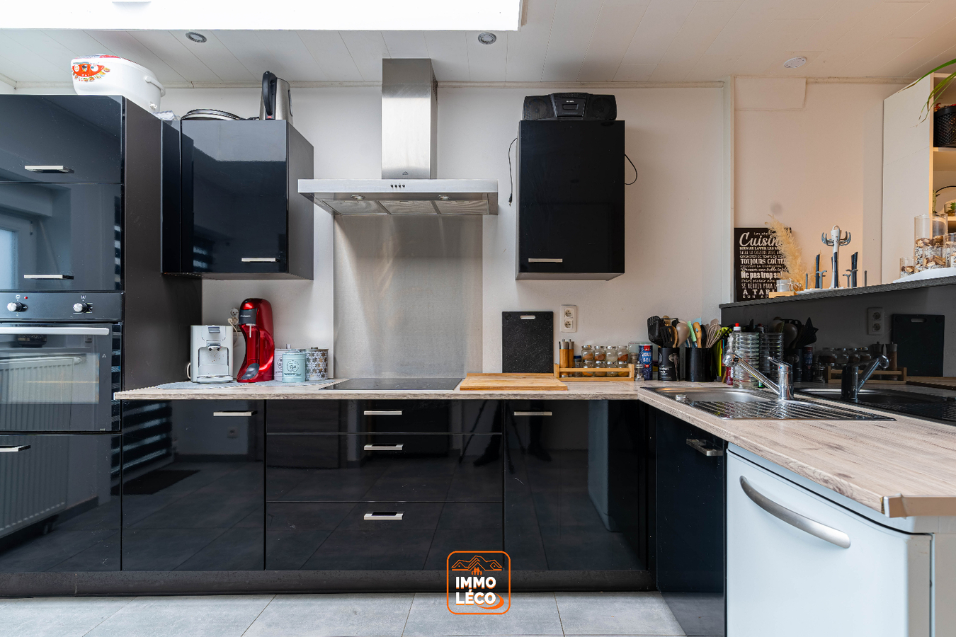 Splendide maison rénovée avec 2/3 chambres et extérieur avec accès à l'arrière 