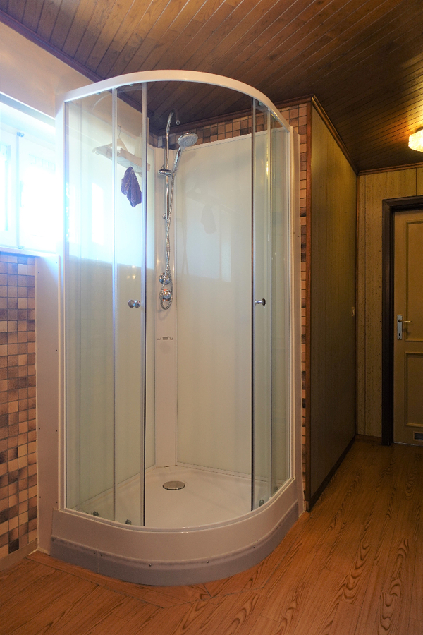 Ruime hoekwoning met 4 slaapkamers en dubbele garage 