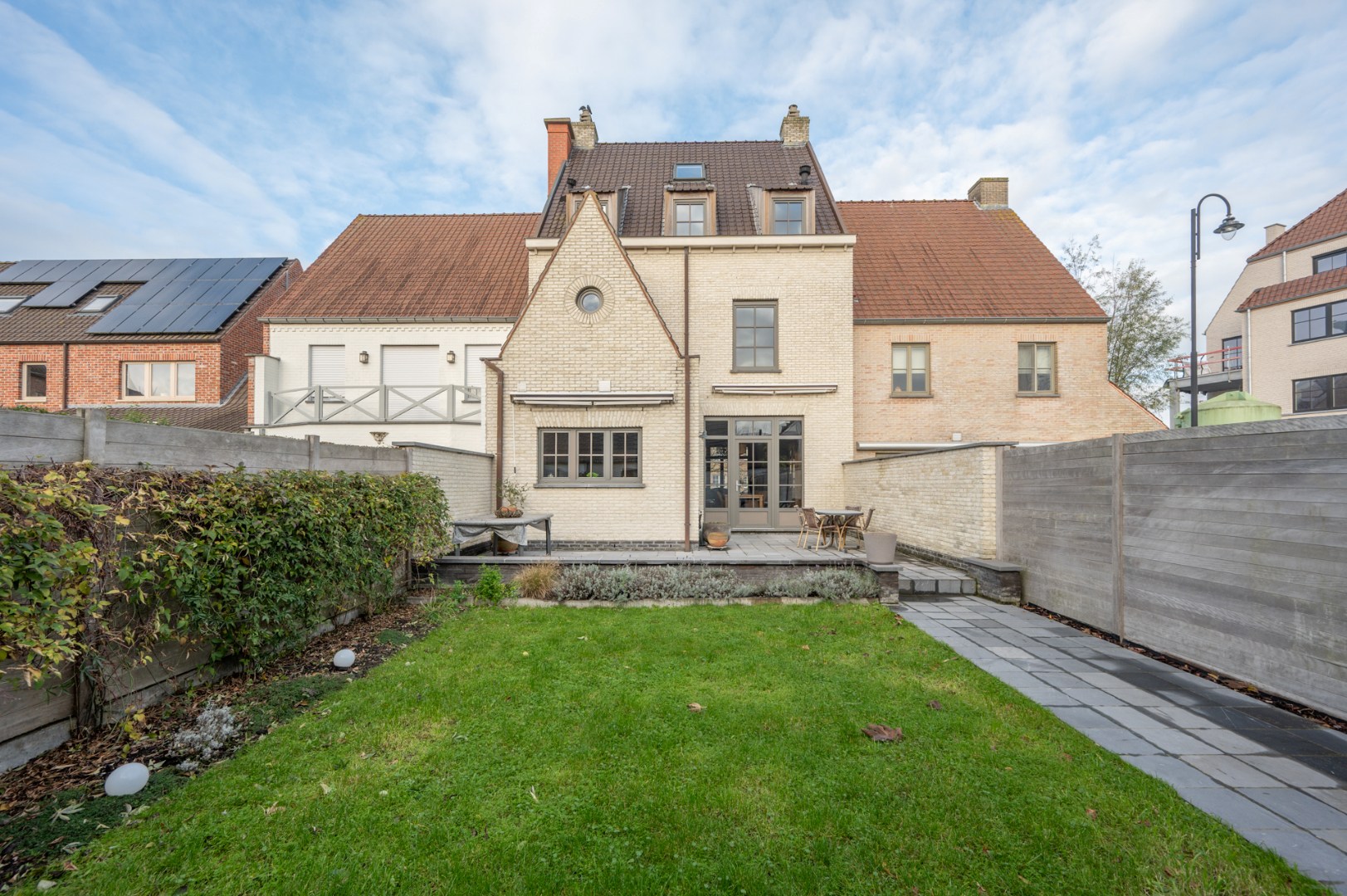 Prachtige en zéér ruime woning met kwaliteitsvolle afwerking 