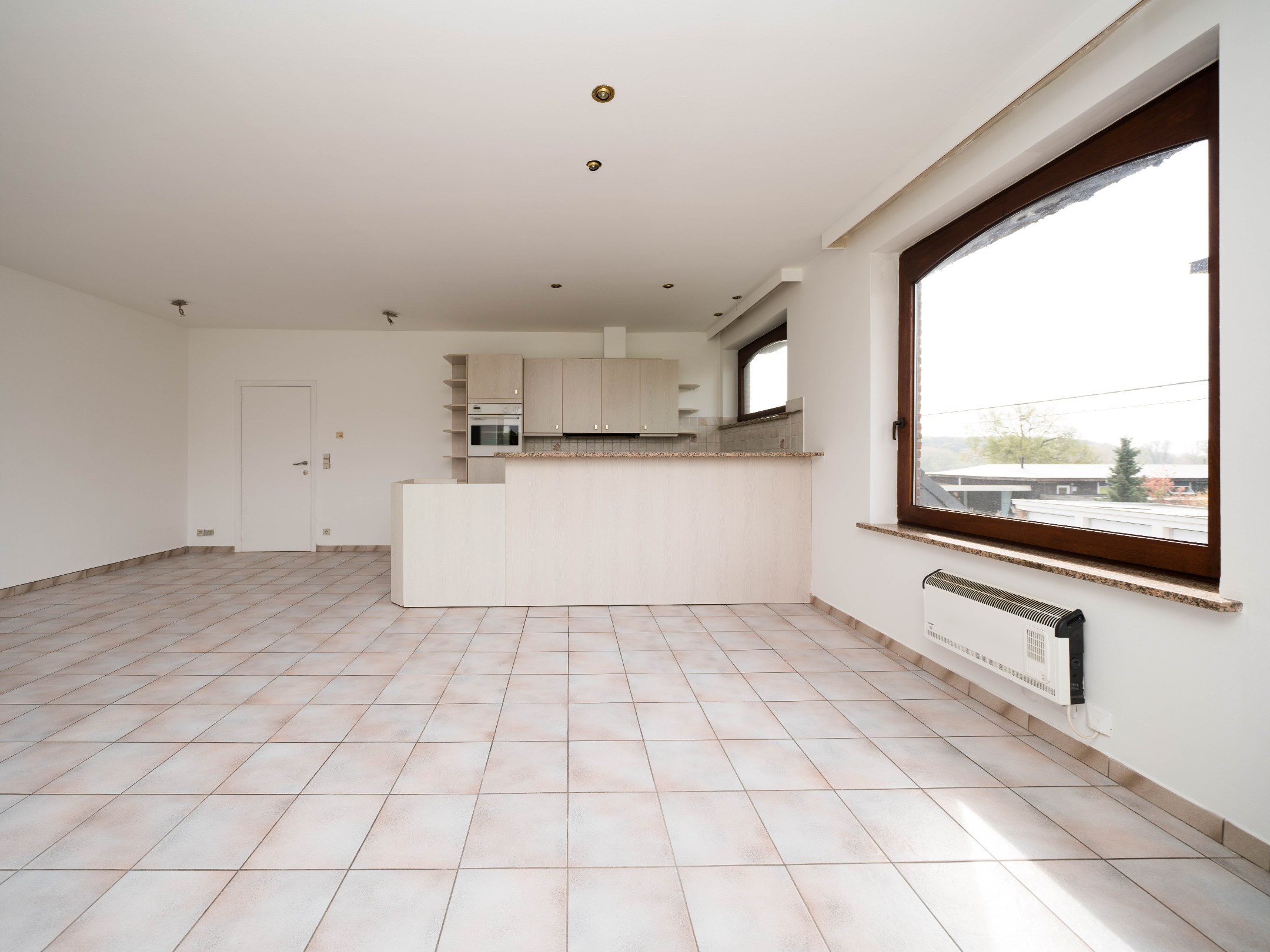 Ruim (102m²) 2-kamer appartement in kleinschalig gebouw 