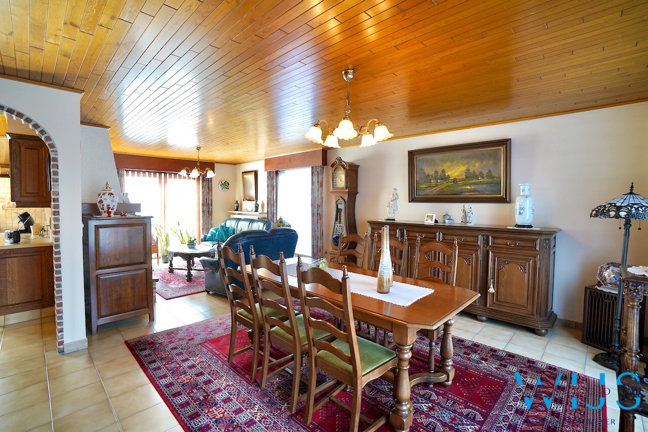 Ongelooflijk goed onderhouden bungalow te Bassevelde ! 