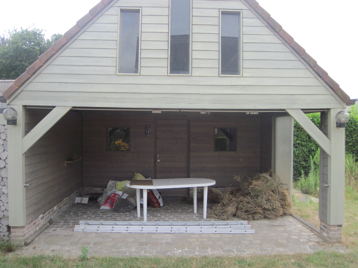 Ruime villa nabij 't Peerdeken. 