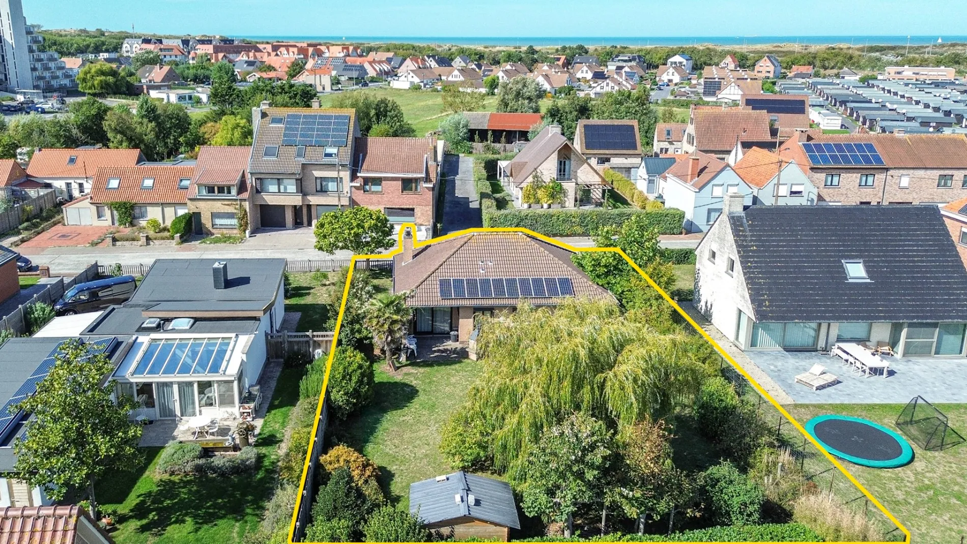 Bungalowwoning in residentiële woonwijk op 720 m², vlakbij strand en zee! 