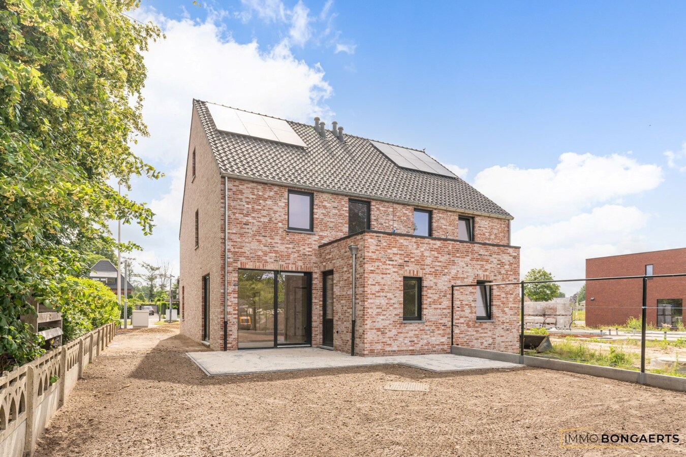 Nieuwbouwwoning met 4 slaapkamers 