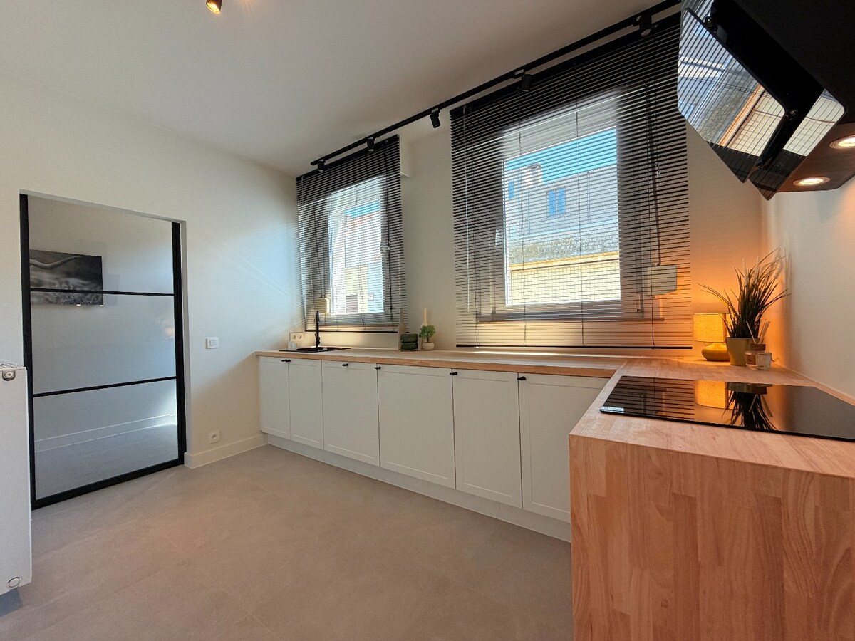 Prachtige ruime woning met 4 slaapkamers en 2 badkamers ! *** NONO INSPIRED *** 