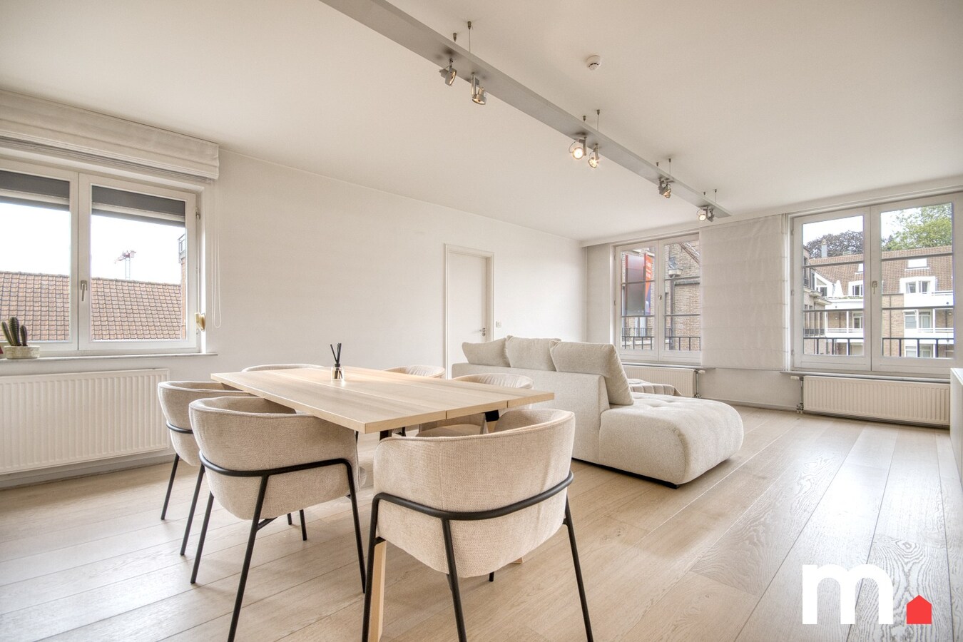 TOPPER !  Fantastisch gelegen appartement op het Overbekeplein in hartje Kortrijk ! 