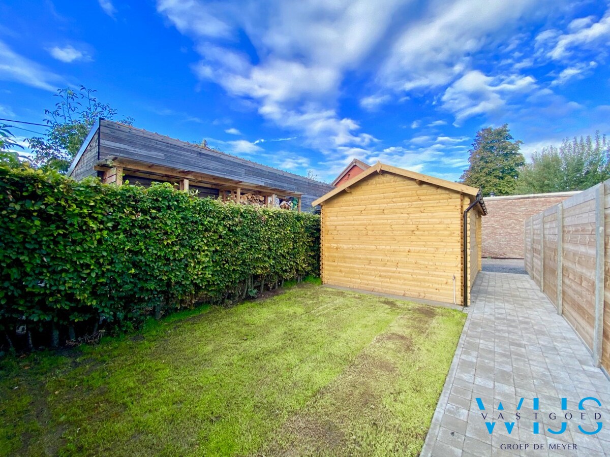 Volledig gerenoveerd woonhuis voor de brug van Zelzate ! 