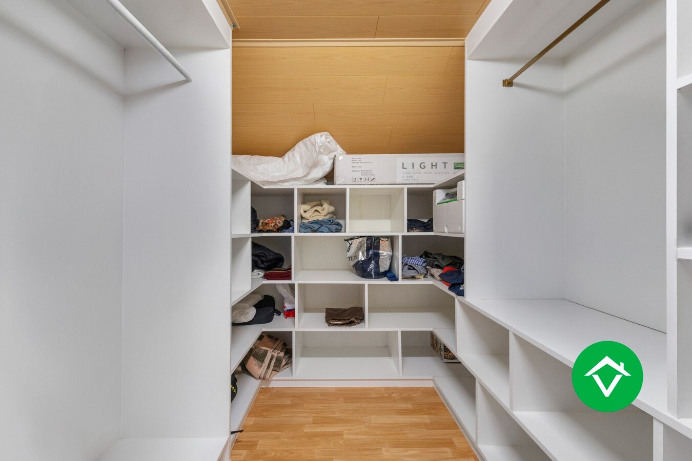 Rustig gelegen alleenstaande woning met bijgebouwen te Koekelare 