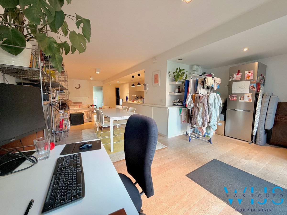Ruim gelijkvloers appartement met tuin en 2 parkeerplaatsen in Gent! 