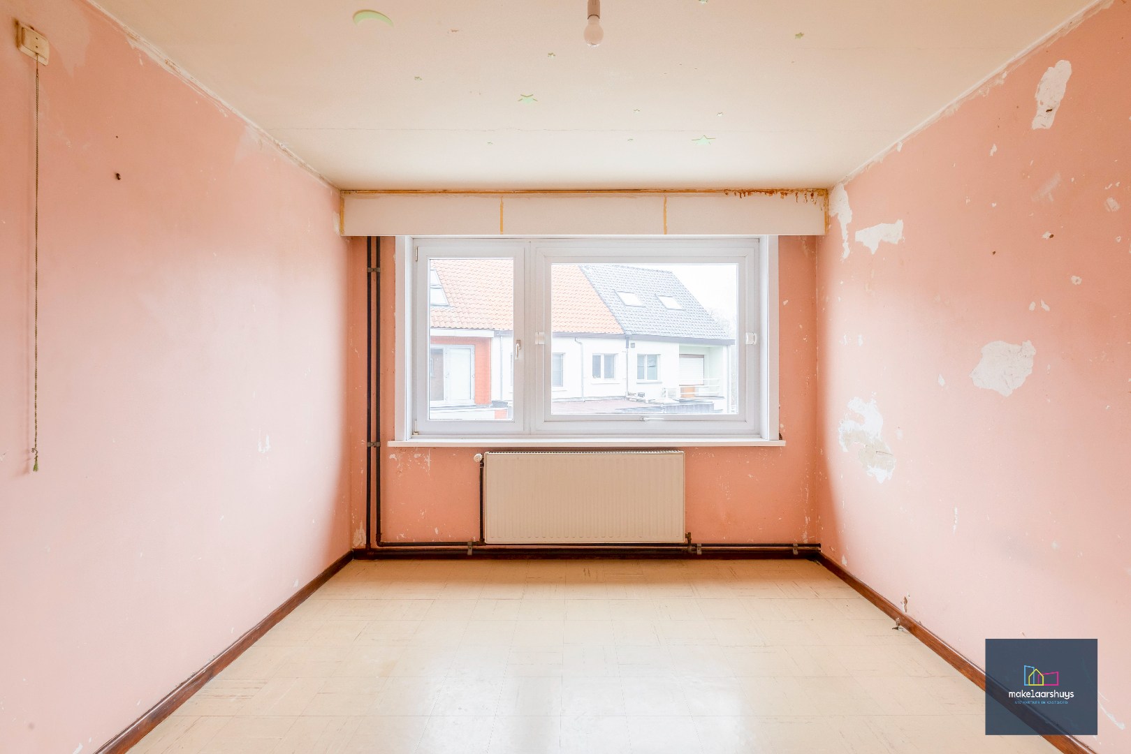 Te renoveren HOB met garage in Mariakerke 