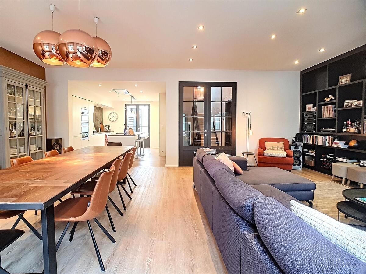 Zeer knappe woning met handelsgelijklvoers en ruime opslagplaatsen/multifunctionele ruimtes - Knokke 