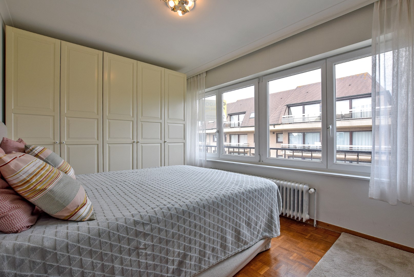 Lichtrijk 2-slaapkamerappartement 109m² te Koksijde op 250m van het strand. 