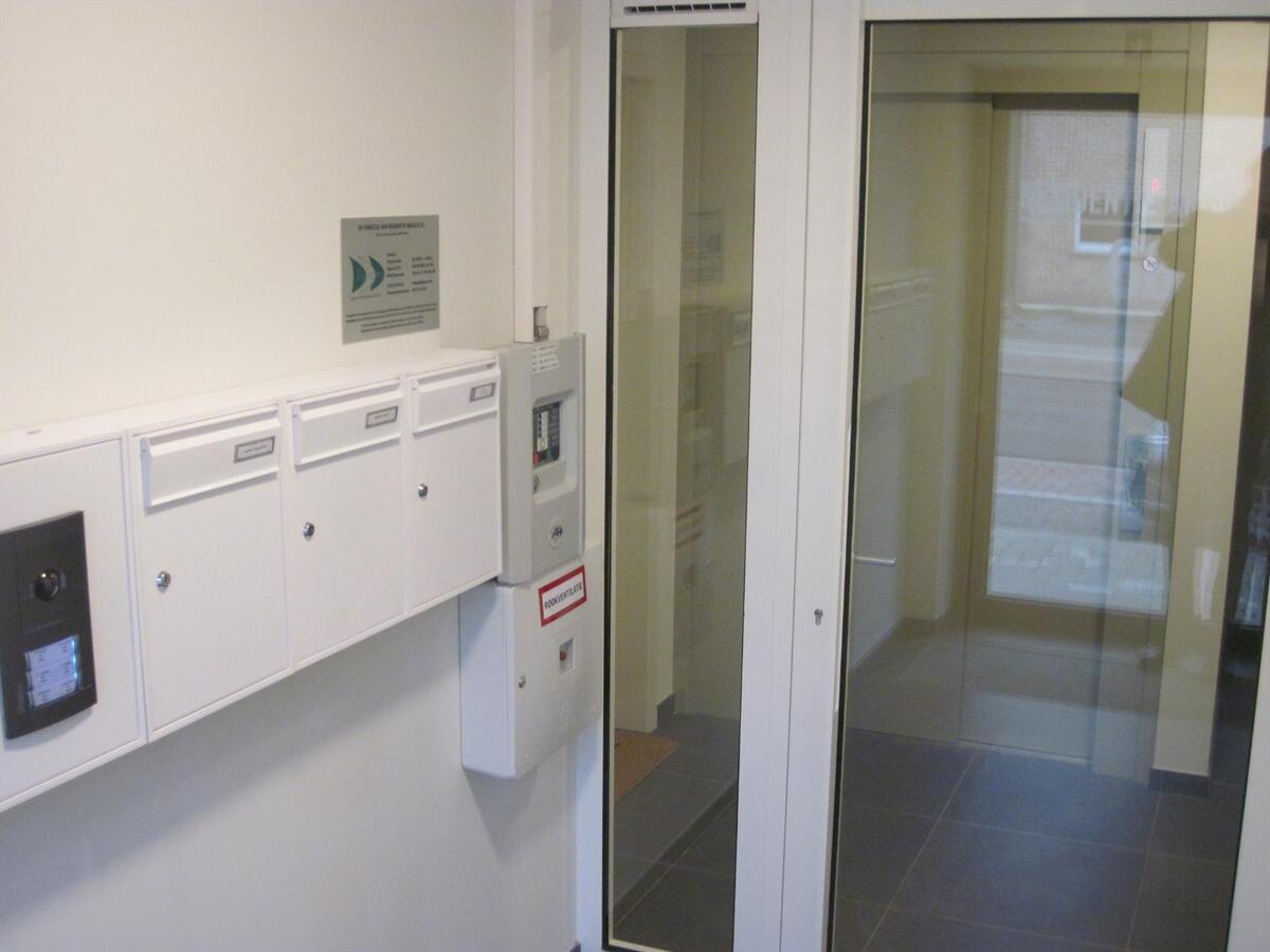 Nieuw appartement !    Kleine residentie met een sterke architectuur. 