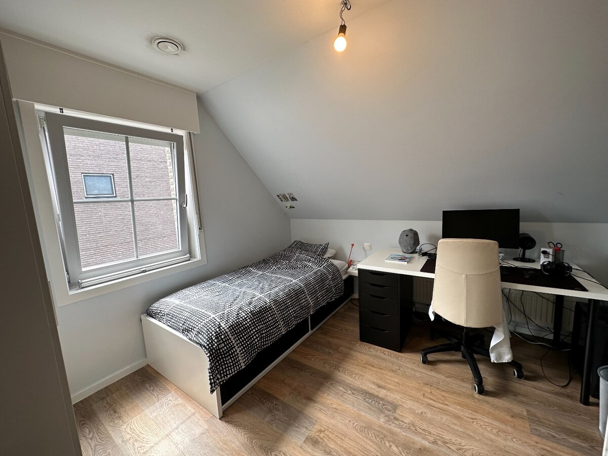 Ruime woning met 3 slaapkamers in het centrum van Keiem. 