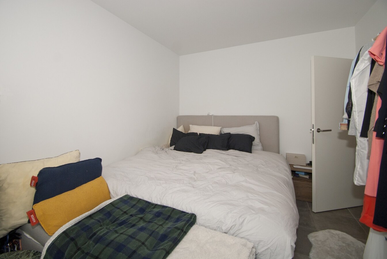 Gelijkvloersappartement met ruim terras - 2 slpks - parking 