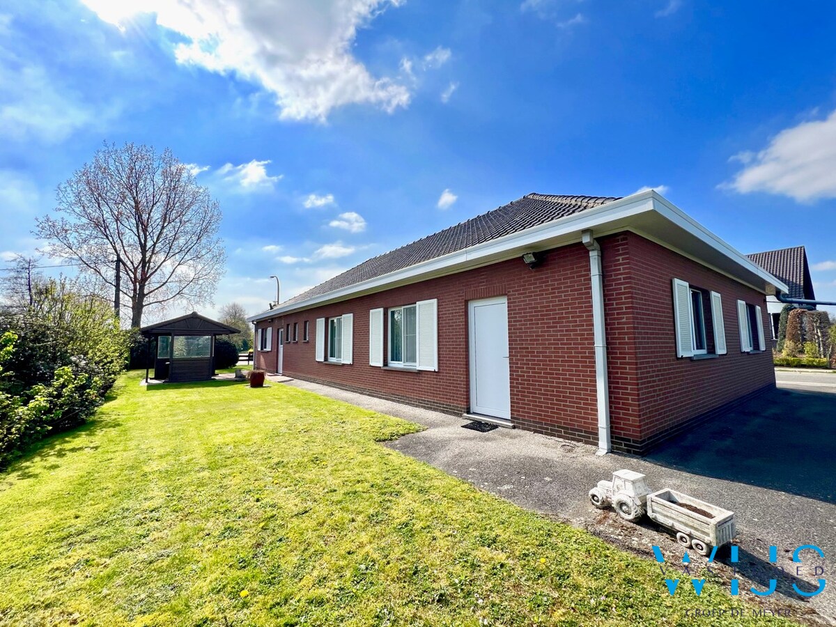 Ruime bungalow op 840 m² te KLUIZEN/EVERGEM ! 