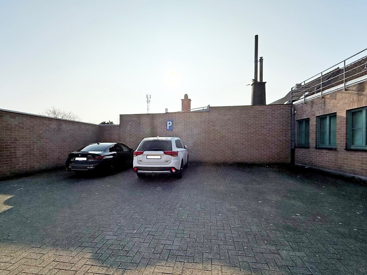 Commercieel gelegen kantoorruimte nabij E17 te centrum Olsene 