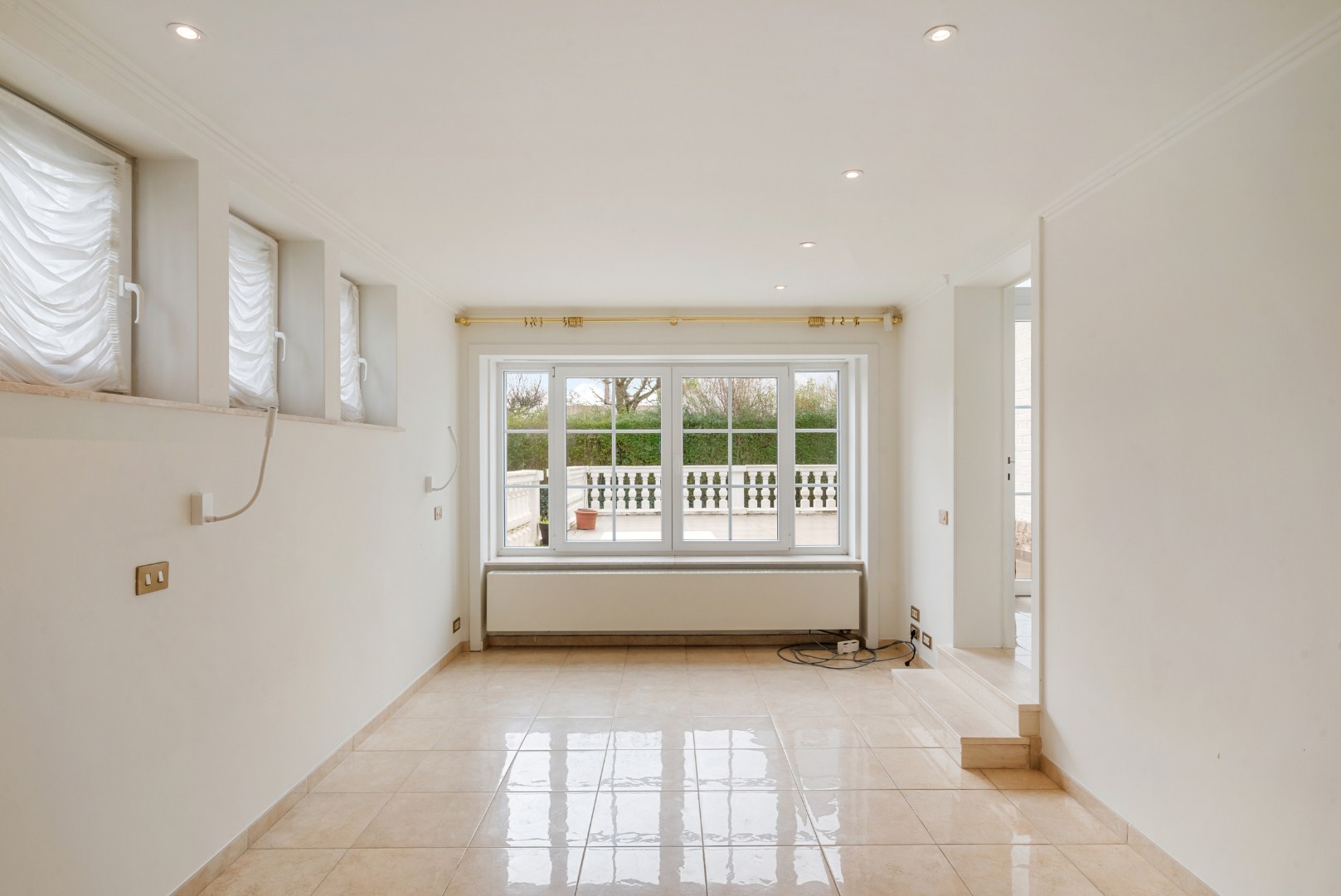 Stijlvolle villa met 5 slaapkamers op mooi perceel van 1325m² 