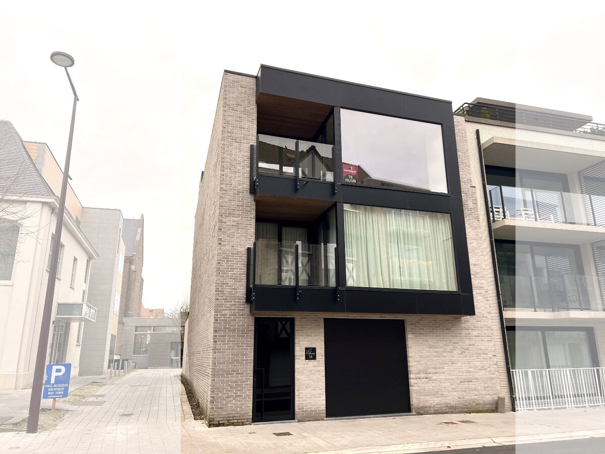 Prachtig afgewerkt nieuwbouwappartement in centrum De Haan met garagebox 